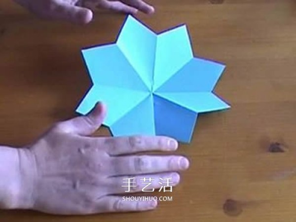 How to make a three-dimensional paper flower greeting card. DIY a three-dimensional flower greeting card for Mothers Day