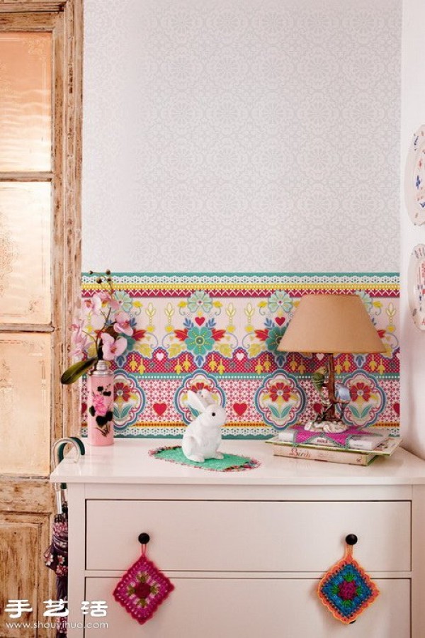 Latin American style home wallpaper and wall decoration