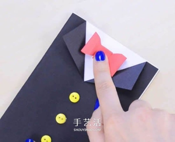 Interesting DIY Fathers Day card production, wear a black suit and tie! 