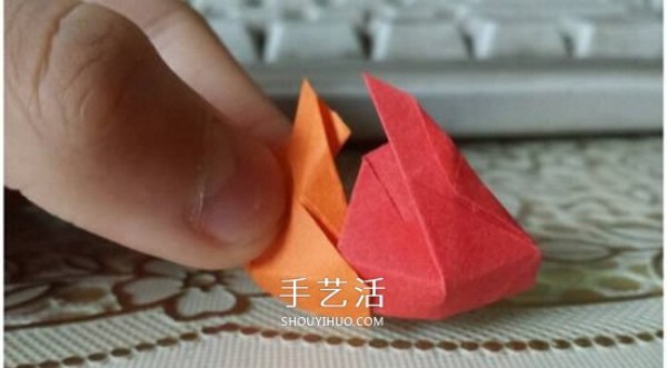 How to fold an octagonal paper box and illustrate the steps for making an origami rainbow box