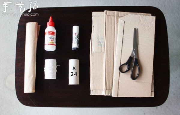 Environmental friendly small production: toilet paper roll DIY calendar