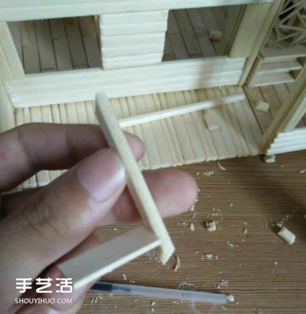 Disposable chopsticks are used to hand-make a life-like villa model, the steps are complete! 