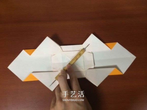 How to fold a complex three-dimensional sports car with detailed steps of origami sports car