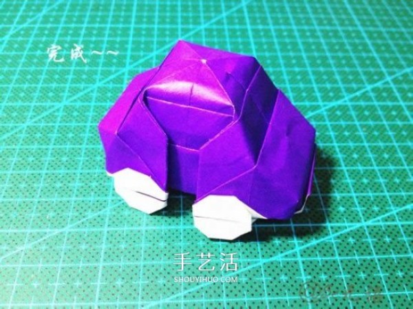 Illustration of how to fold a three-dimensional car, how to fold a hand-made origami car