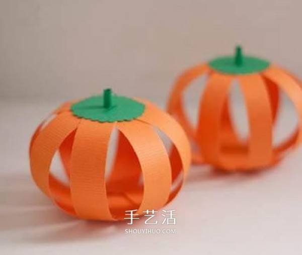 Cardboard pumpkin hand-making tutorial can also be transformed into a lantern! 