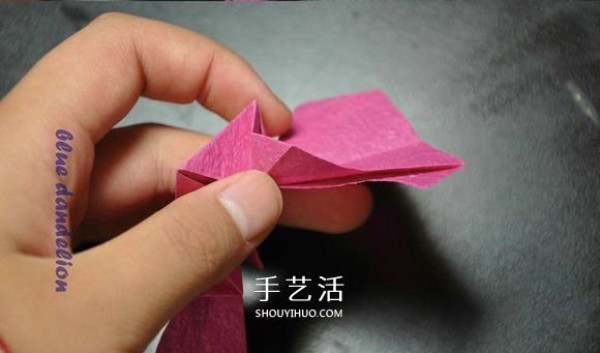 Illustrations of how to fold a romantic butterfly heart, step-by-step pictures of origami butterfly hearts