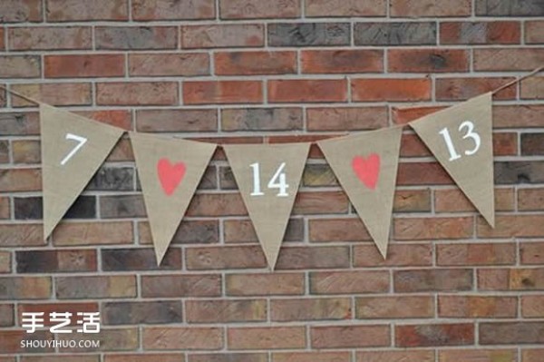 How to make party flags by hand, pictures of DIY holiday flags and decorations