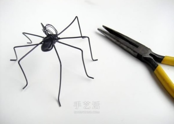 Halloween spider note holder DIY cute little spider made with iron wire