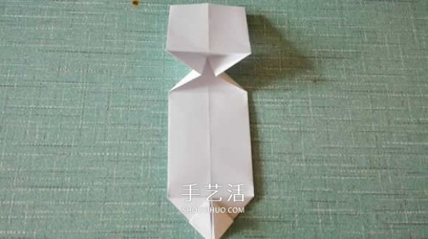 Simple modern weapon origami tutorial with illustrations of how to fold a cute little tank