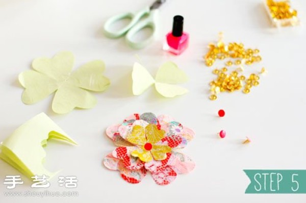 Illustrations of making super beautiful handmade paper flowers on sticky paper/cardboard + push pins