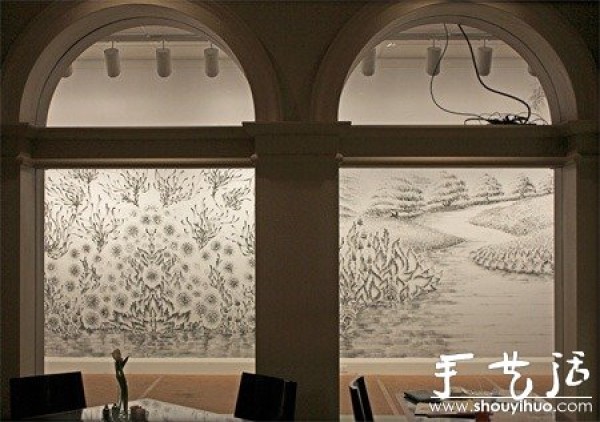 Landscape painting created by DIY after sticking charcoal powder on fingers