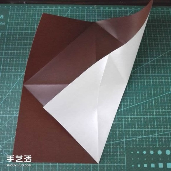 Handmade origami fish fish illustrates how to fold a complex tropical horsefish