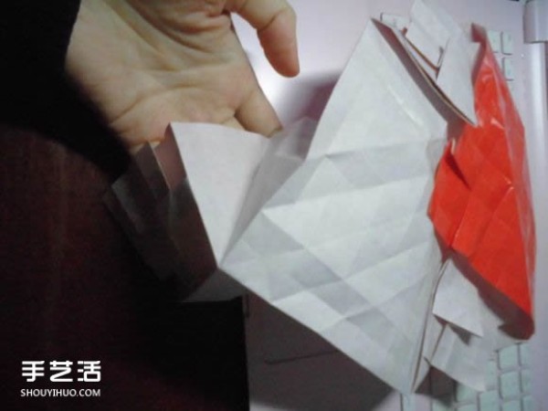 Kissing Fish Origami Illustration of the Super Complex Heart Folding Process