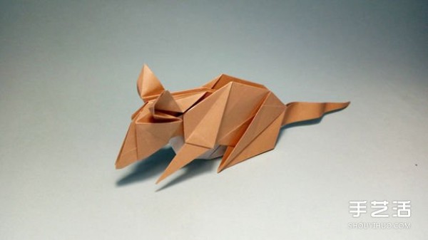 How to make a three-dimensional mouse origami. Illustrations of how to fold a mouse with the twelve zodiac signs