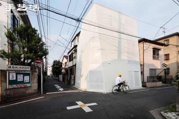 Tokyos small and novel building design through the photographers lens