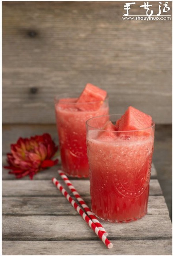 DIY watermelon ice cubes, tutorial on how to make watermelon ice cubes