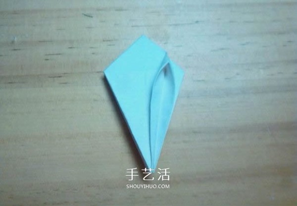 Illustration of folding method of Mandala flower, how to fold white Bana flower by hand