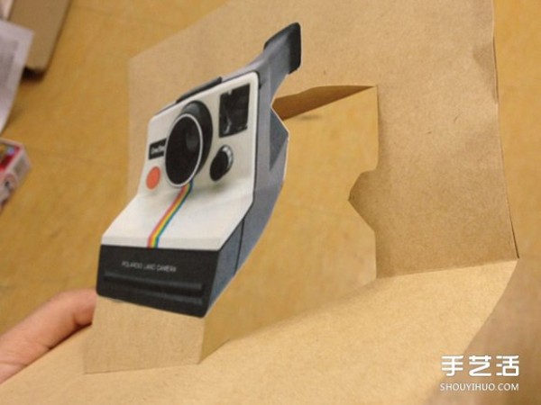 Illustration of a method of making a 3D greeting card with a Polaroid camera