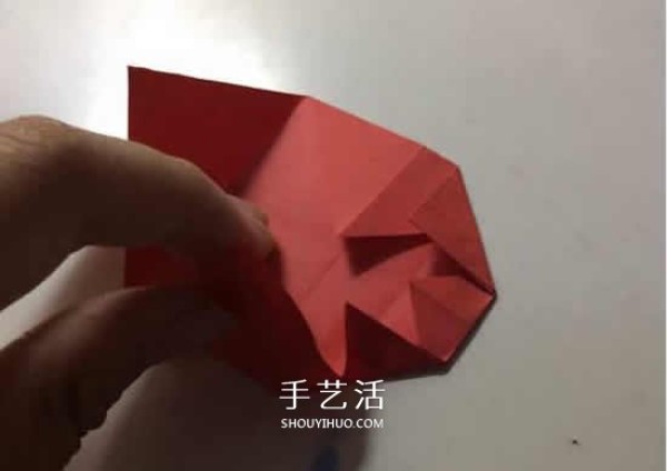 A little romantic secret! Illustration of transparent heart origami that can only be discovered by facing the light