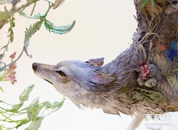 Ellen Jewett uses ceramics to capture the elegant spirituality of wild animals