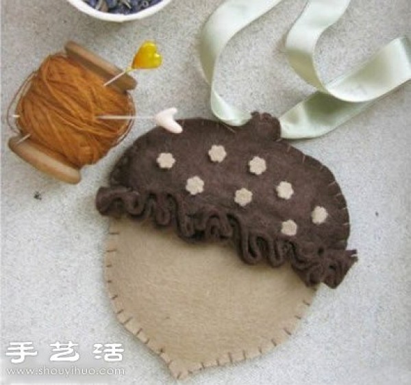 Illustrated tutorial on hand-making of cute dried fruit-shaped sachets