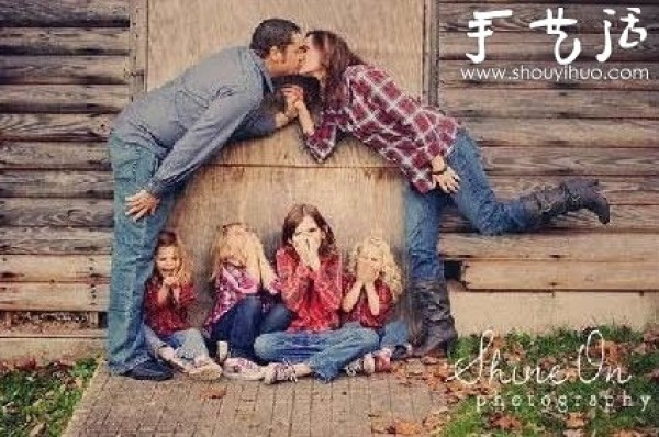 This is how a family portrait should be taken! 