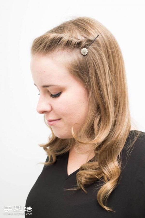 Hairpins can also create new tricks and 15 pretty hairstyles can be easily completed