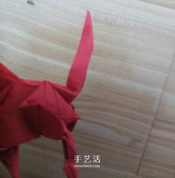 The process of folding the auspicious beast Kirin, the illustrated process of folding the Origami Tetsushi Kamiyas Kirin