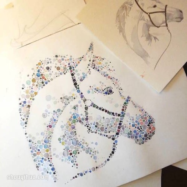 Hand-painted small dots are combined into extremely delicate animal patterns