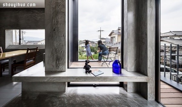 Decoration design of floor-to-ceiling large glass mountain villa in Hertz County, Japan