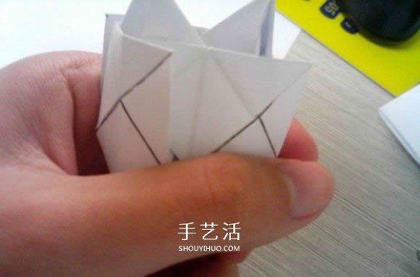 Illustration of how to fold the eight-petal Kawasaki rose, origami eight-petal Kawasaki rose