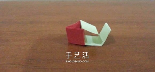 Illustration of the steps of hand-made origami Snapology ball using paper strips to make a sphere