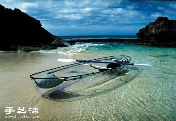 The fully transparent canoe design allows you to see the beautiful scenery of the seabed at a glance