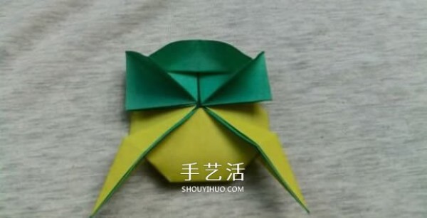 Three-dimensional frog origami step-by-step diagram, complicated methods and pictures of folding a frog