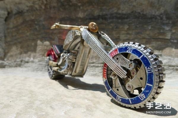 Pictures of handmade works of old watches transformed into motorcycle models