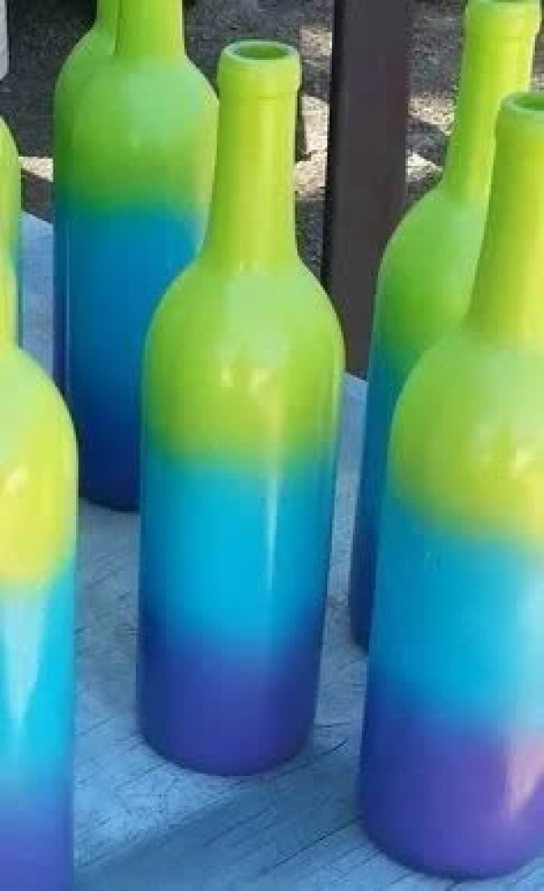 Creative handmade pictures of painted wine bottles, acrylic hand-painted glass bottles DIY