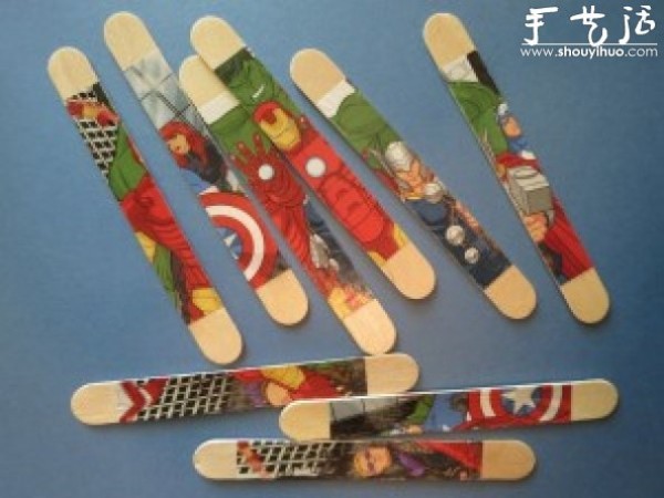 Popsicle stick DIY: use comic books to make artistic popsicle sticks