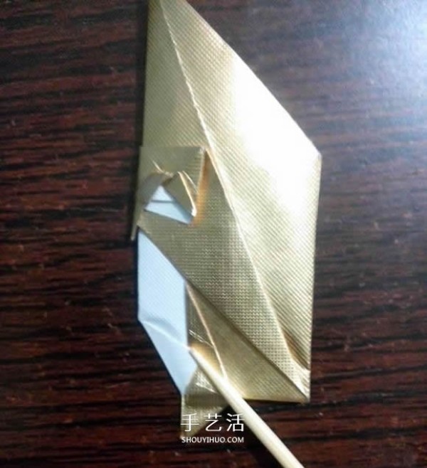 Using cigarette box paper waste and making origami three-dimensional owl illustration step-by-step