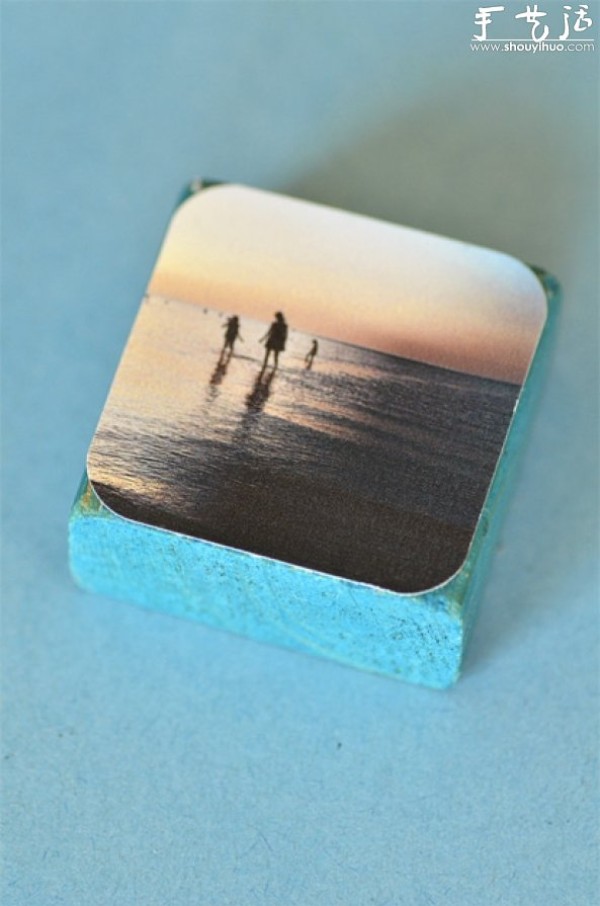 Wood block DIY to make lomo style photo jewelry