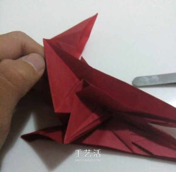 The process of folding the auspicious beast Kirin, the illustrated process of folding the Origami Tetsushi Kamiyas Kirin