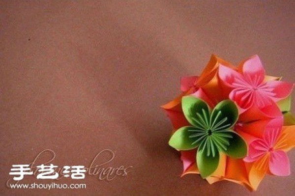 Appreciation of exquisite handmade three-dimensional origami works