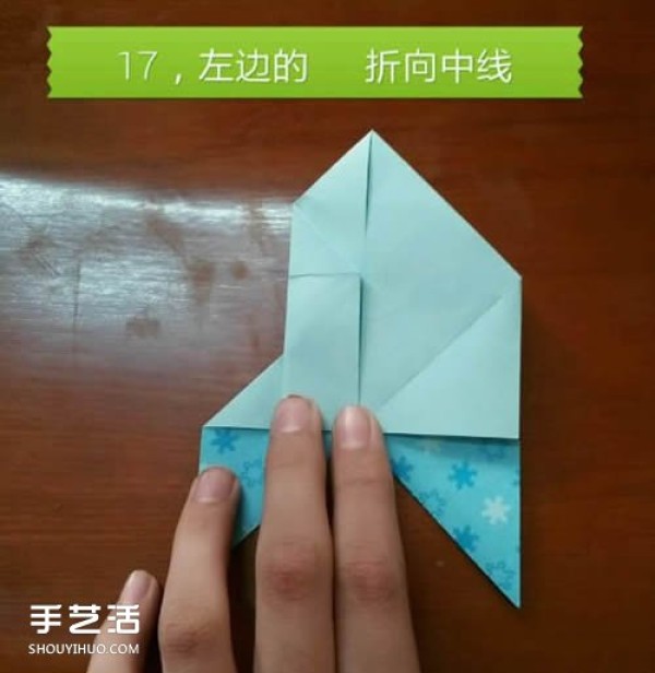 Illustrations on how to fold a butterfly flying into a heart, step-by-step instructions on origami with a butterflys heart shape