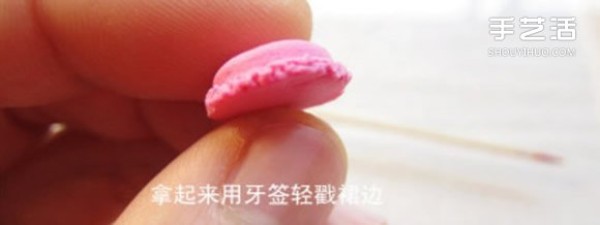 Illustrated tutorial on how to make macaron dessert trinkets with ultra-light clay