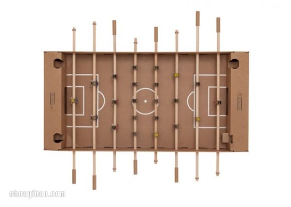 Using cardboard to make your own table football machine, the prerequisite is that you are ingenious enough! 