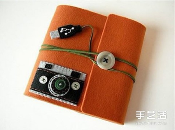 The picture of the cute non-woven mobile phone case looks like a camera and a retro phone