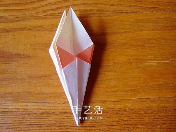 Illustration of folding a lily with a piece of paper, simple and beautifulLily Origami