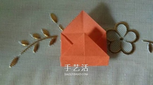 How to fold an octagonal paper box and illustrate the steps for making an origami rainbow box