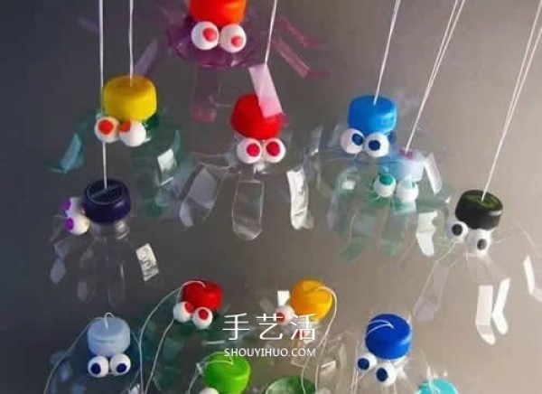 Kindergarten handmade pictures of small animals using plastic bottles to make cute animals