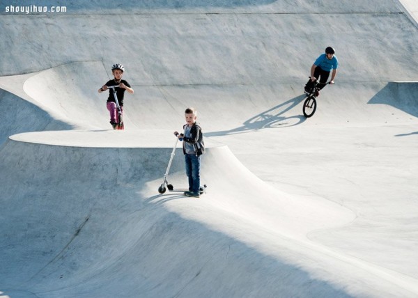 Huge mushrooms landed in Denmarks 1,000-square-foot giant street sports park