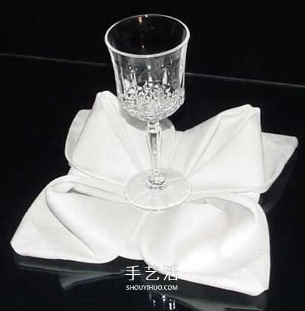 Handmade napkin folding roses, illustration of how to fold beautiful tableware roses